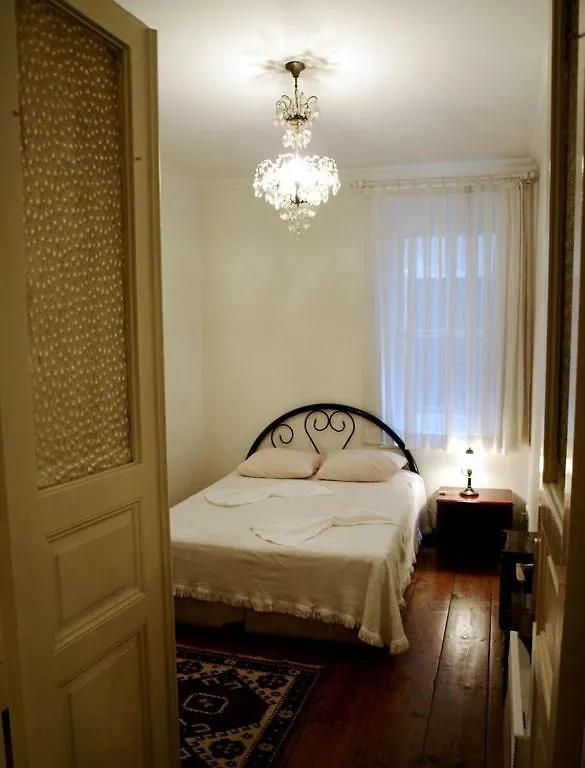 Historical 135 Sqm Apartment Near Galata Tower Istambul
