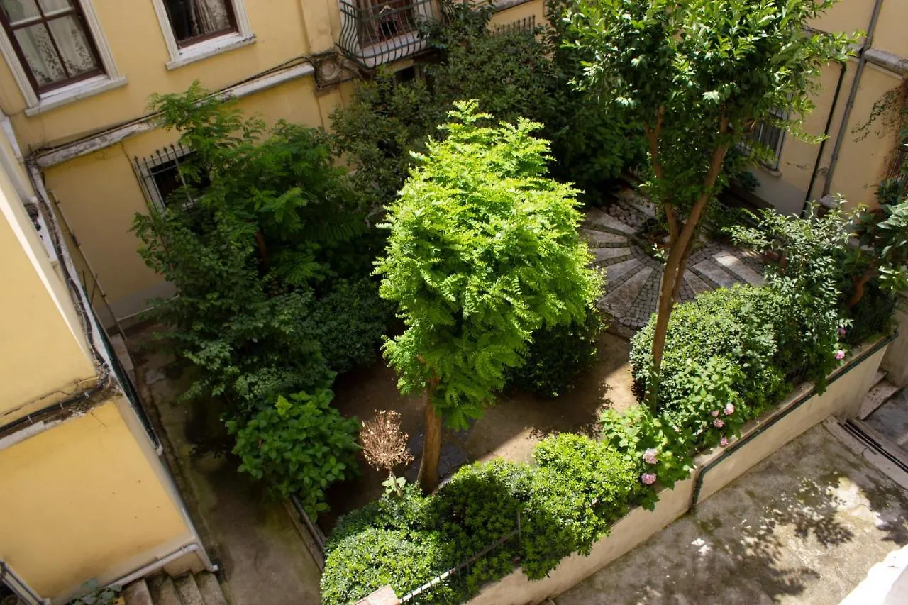 Historical 135 Sqm Apartment Near Galata Tower Istambul Turquia