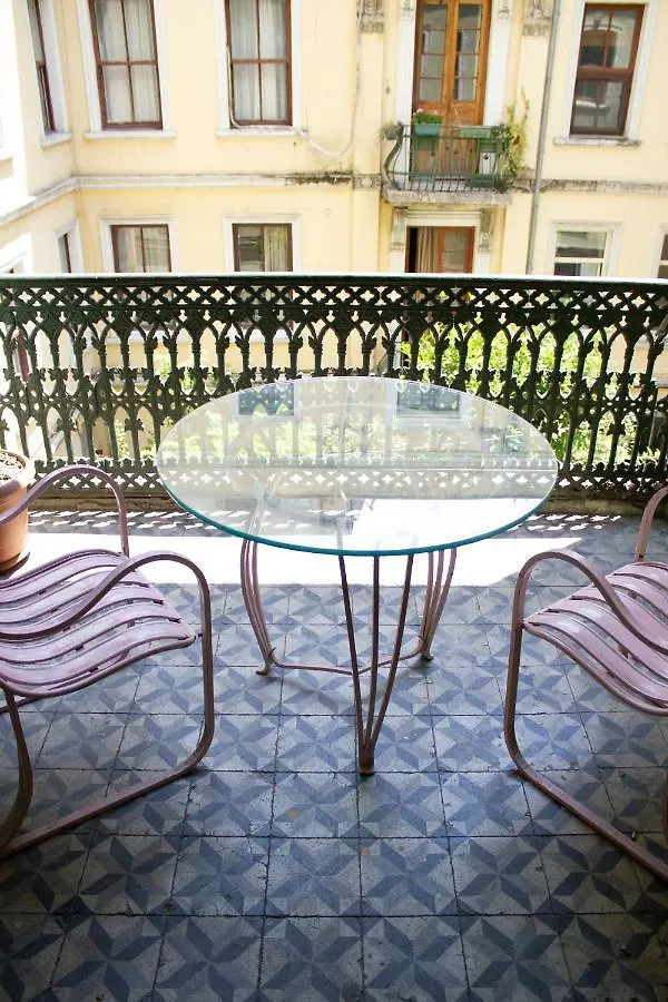 Historical 135 Sqm Apartment Near Galata Tower Istambul